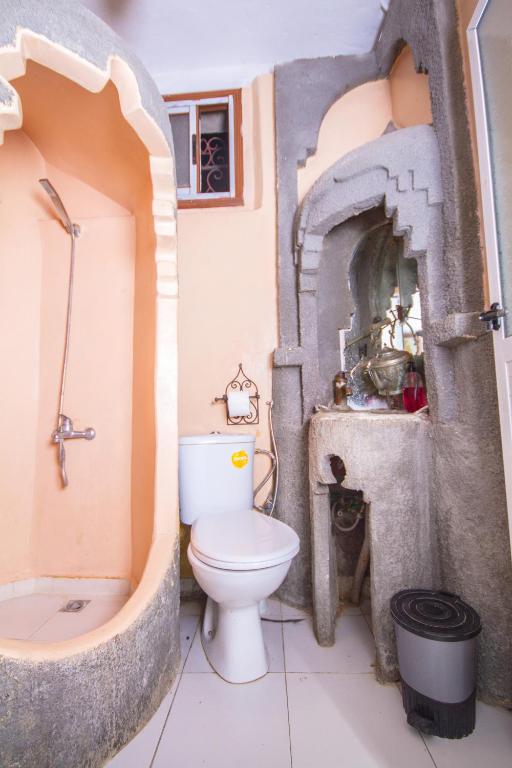Dar Touijar bathroom