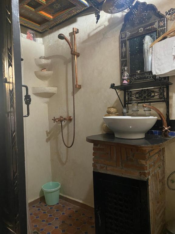 Riad Azurite bathroom