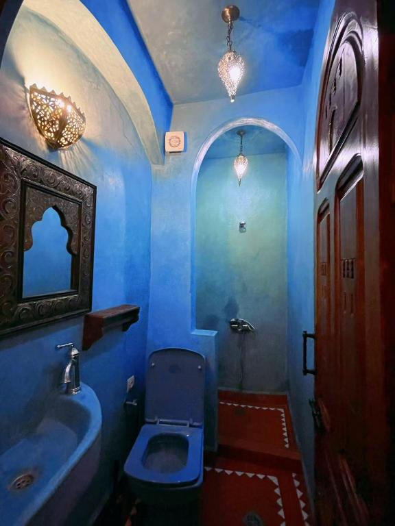 Riad Bab Mahrouk bathroom